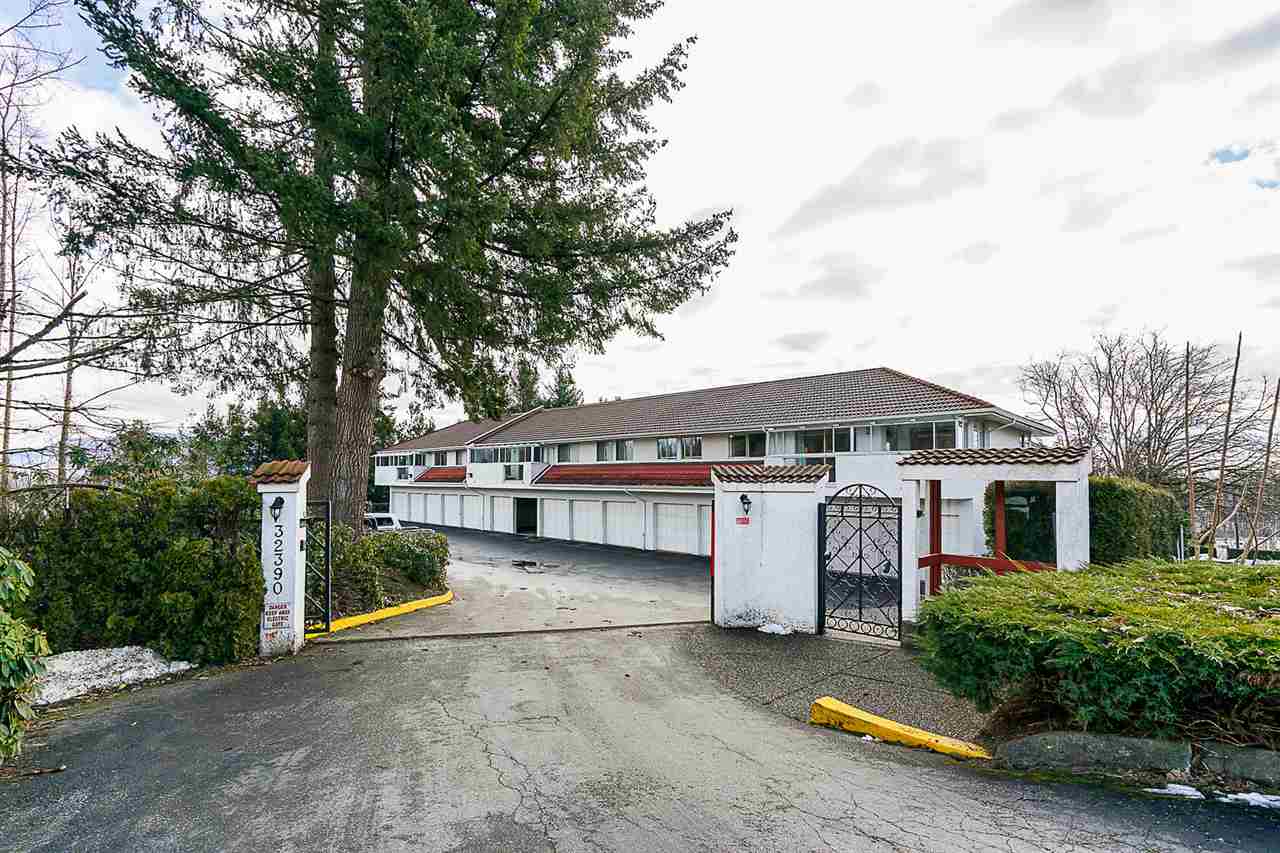 r2343882